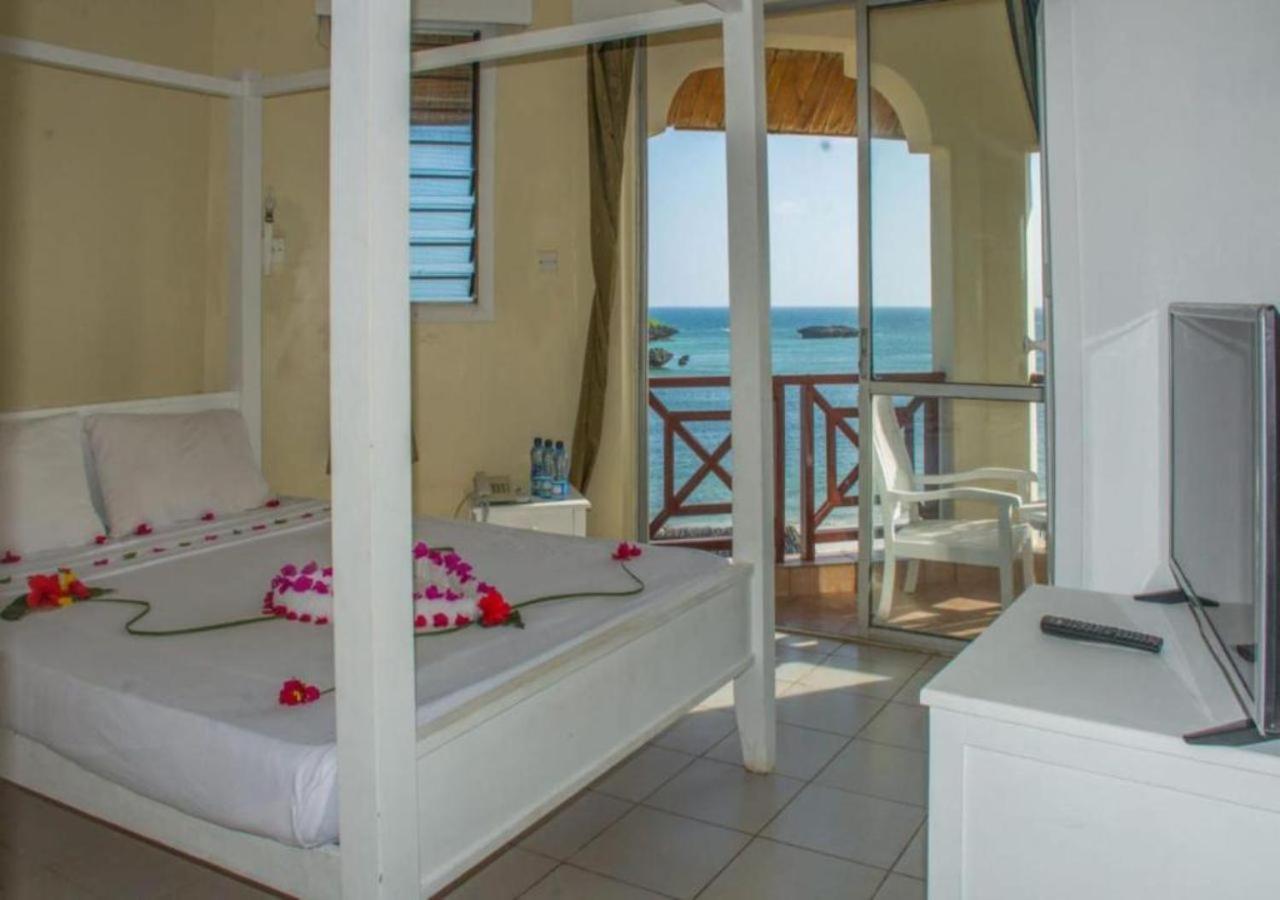 Watamu Adventist Beach Resort Bagian luar foto