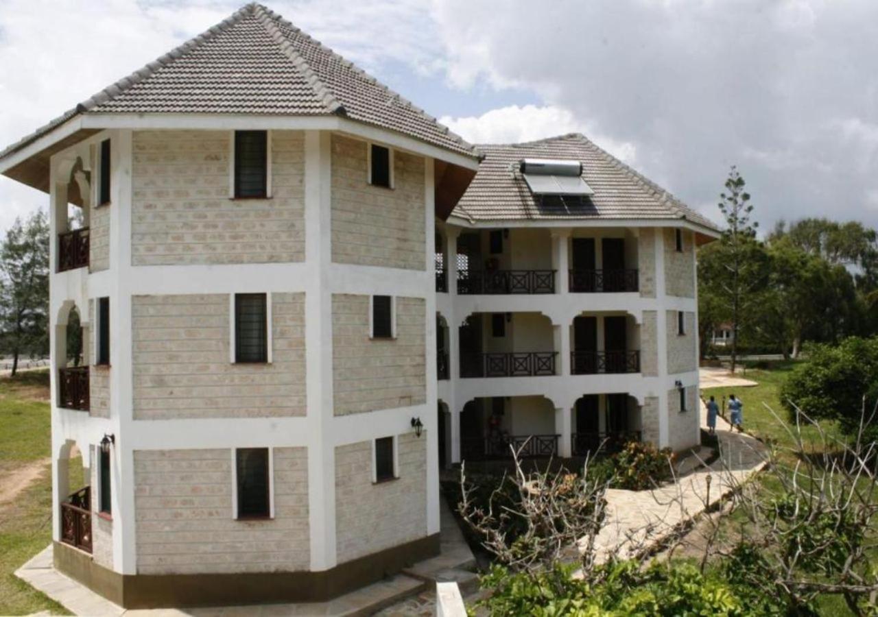 Watamu Adventist Beach Resort Bagian luar foto