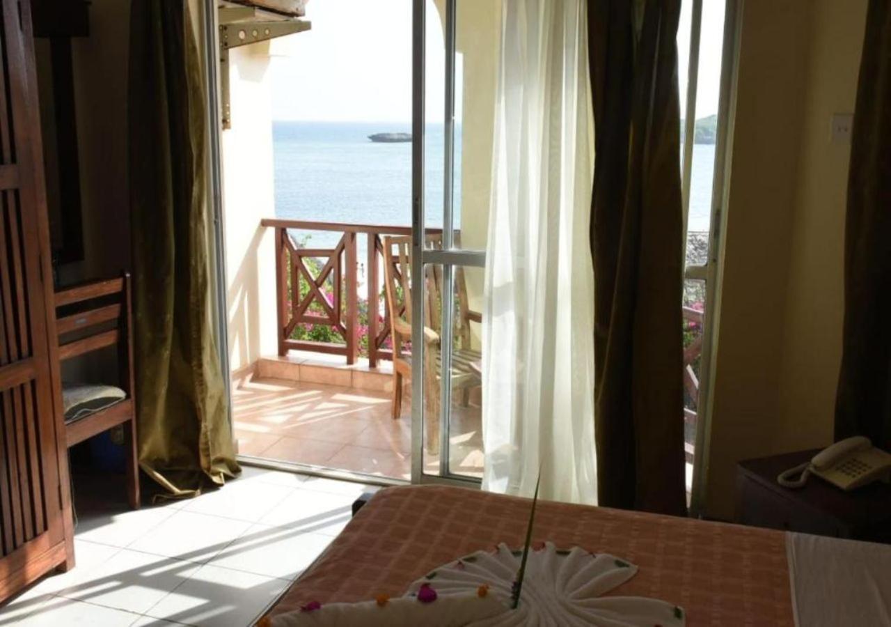 Watamu Adventist Beach Resort Bagian luar foto