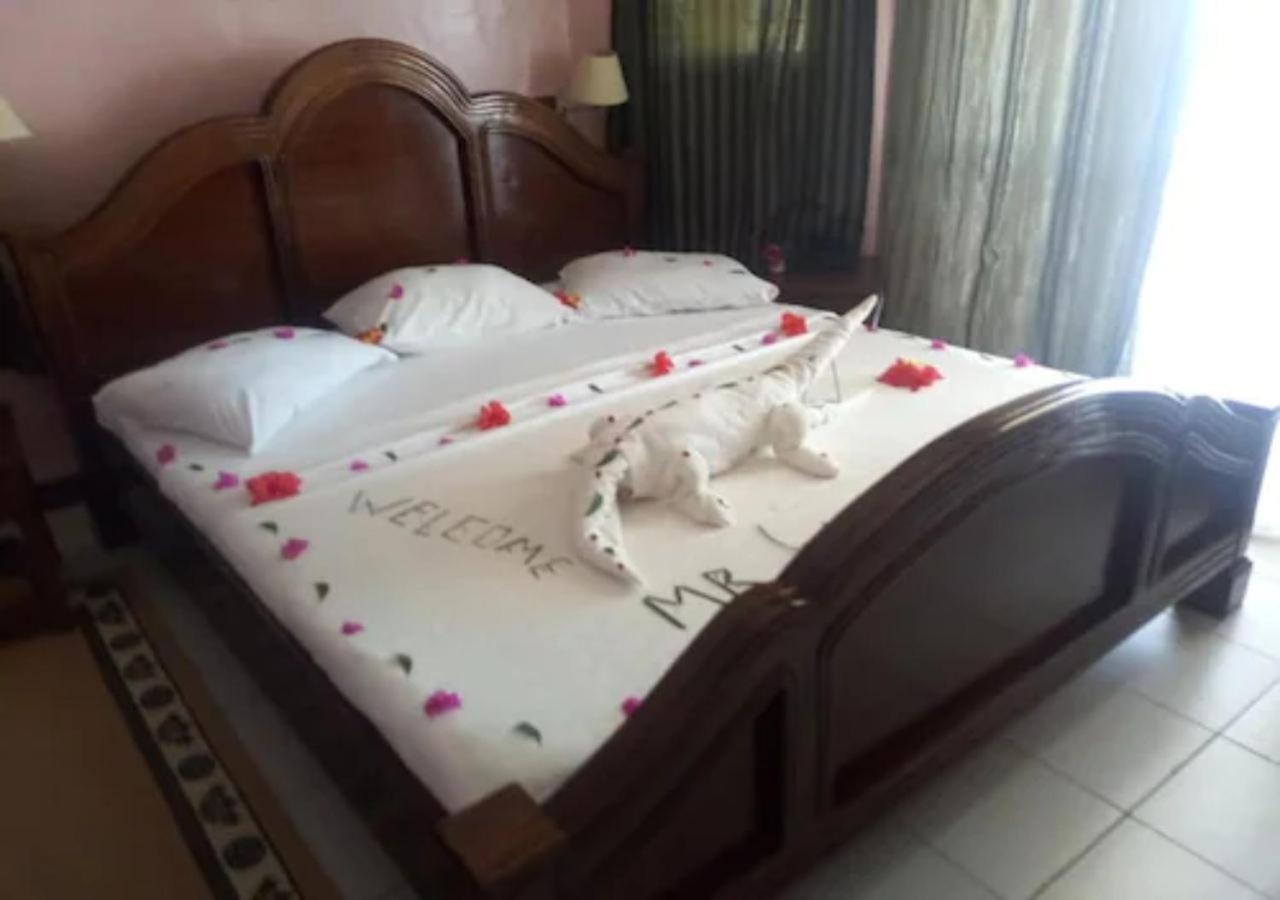 Watamu Adventist Beach Resort Bagian luar foto