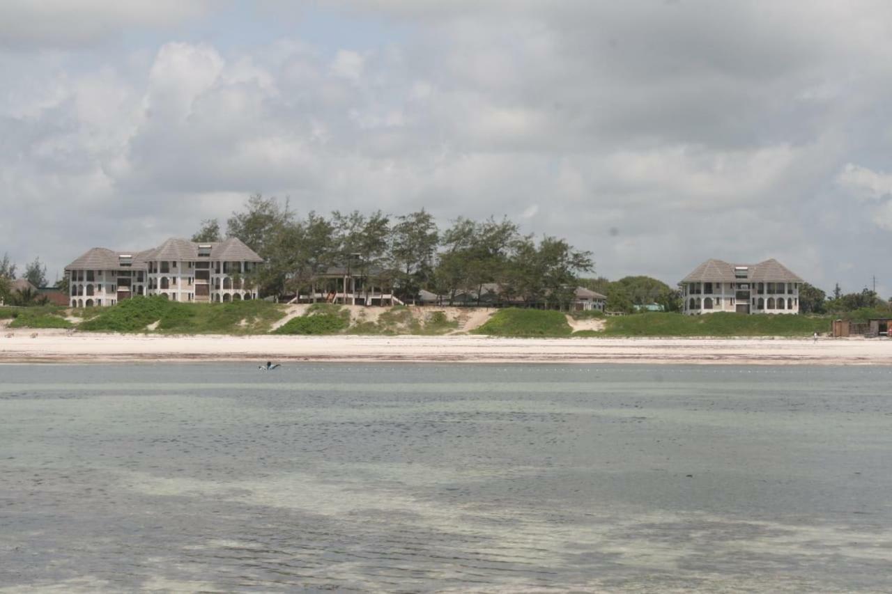 Watamu Adventist Beach Resort Bagian luar foto